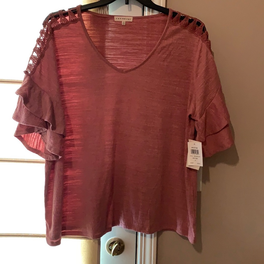 Beautiful shirt great for dressing up!